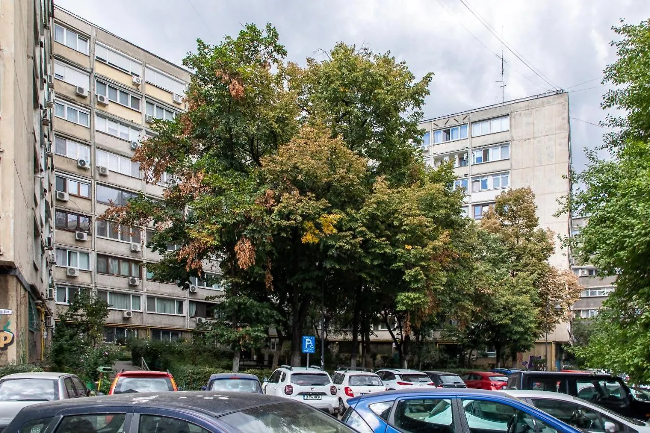 Royal Palace By Urbanesq Bucureşti